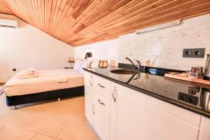 Çatı Katı Odaları